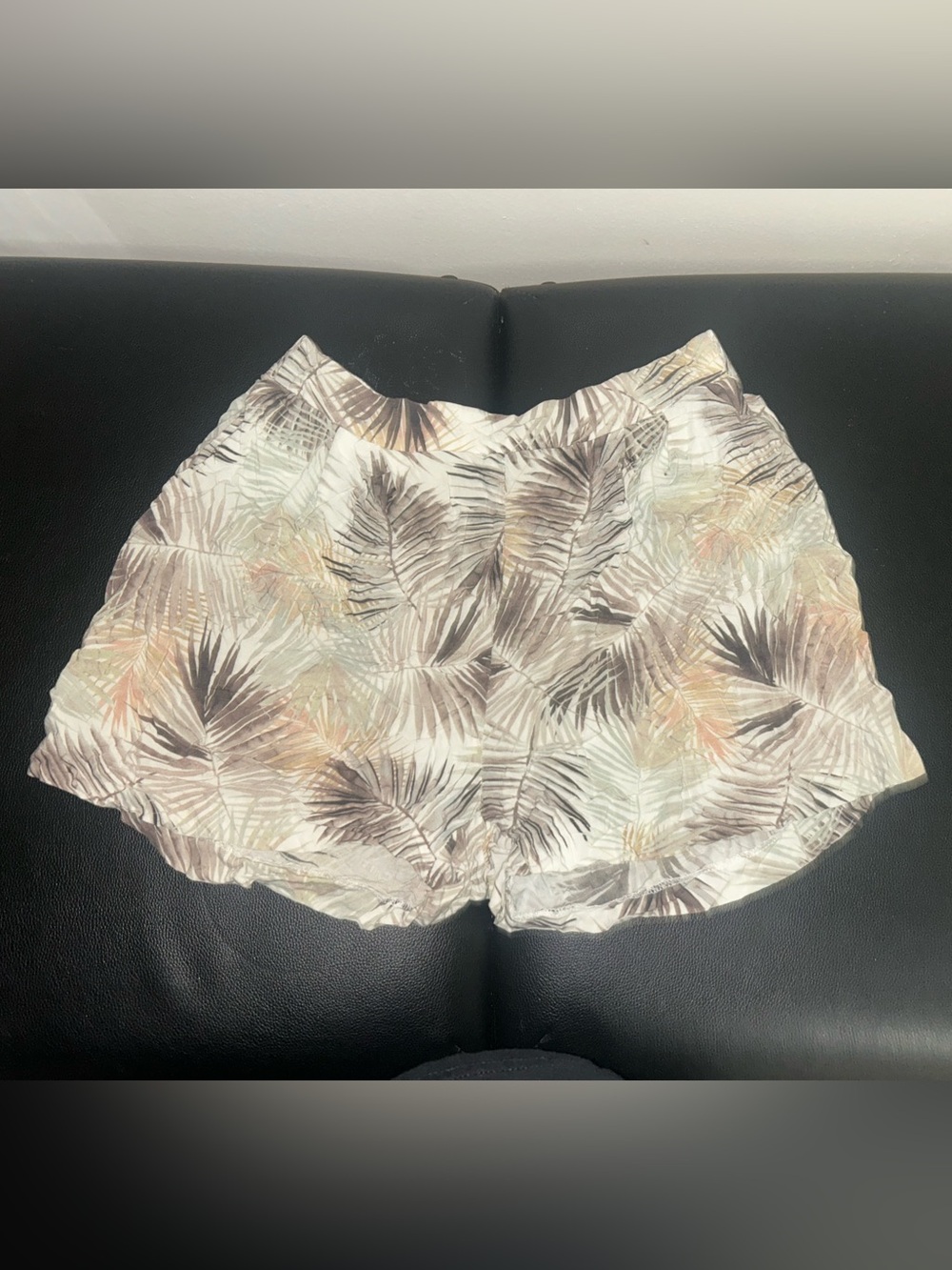 Women’s Palm-Print Lightweight Lounge Shorts